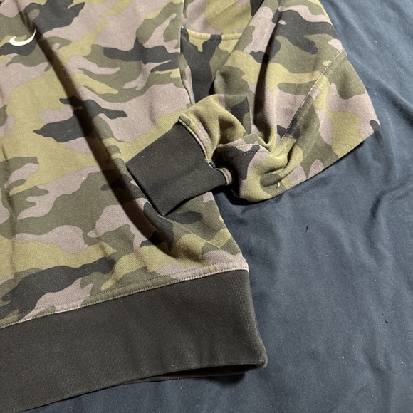 Nike‎ Sportswear Sweatshirt Womens Small Camouflage Crew Neck Cropped DJ0761 082 - Picture 4 of 8